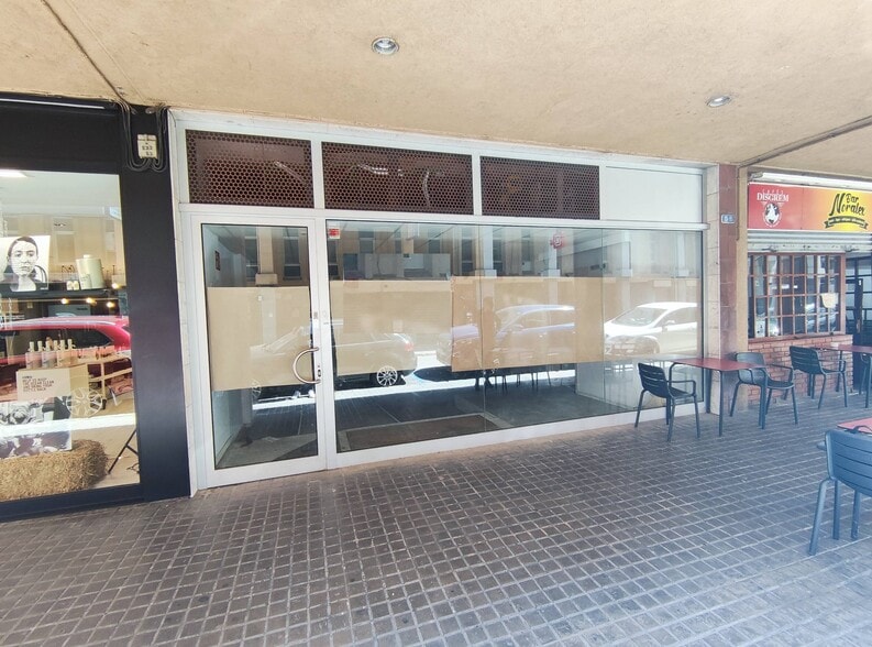 Retail in Sabadell, Barcelona for lease - Building Photo - Image 2 of 3