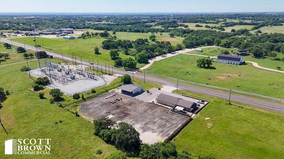 1212 W Sherman Dr, Aubrey, TX à vendre - Photo du bâtiment - Image 2 de 24