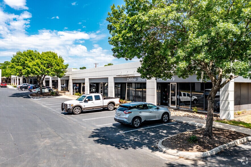 140 Heimer Rd, San Antonio, TX for sale - Primary Photo - Image 1 of 8