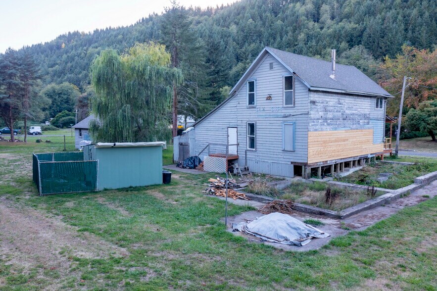 11 Elk City rd, Toledo, OR à vendre - Photo du bâtiment - Image 3 de 4