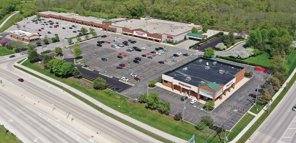 601 Meadowbrook Rd, Waukesha, WI for lease - Building Photo - Image 2 of 3