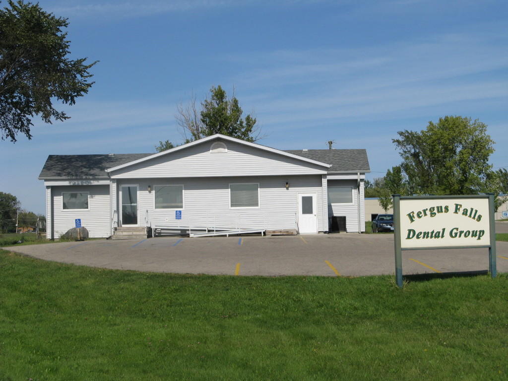 1121 Pebble Lake Rd, Fergus Falls, MN for sale Primary Photo- Image 1 of 1