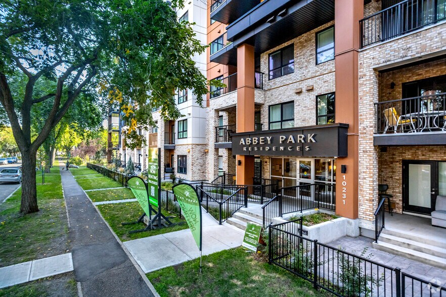 10231 120 St NW, Edmonton, AB à vendre - Photo principale - Image 1 de 1