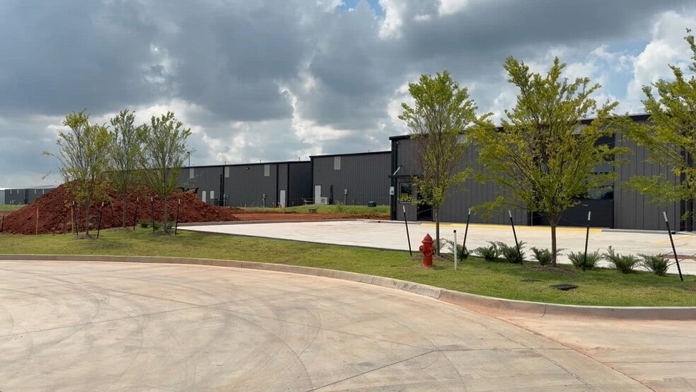 7717 NW 81st Cir, Oklahoma City, OK for lease - Commercial Listing Video - Image 2 of 6