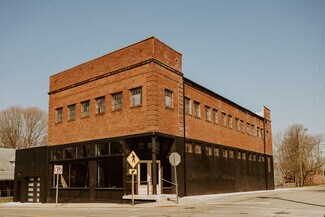 Plus de détails pour 4 W Main St, Markleville, IN - Commerce de détail à vendre