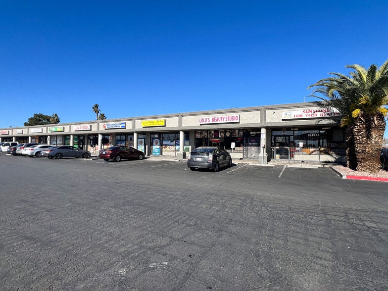 901-947 N Pecos Rd, Las Vegas, NV for lease - Building Photo - Image 2 of 5