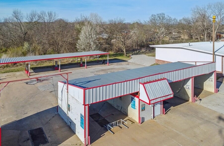 311 Indiana Ave, Kiefer, OK for sale - Primary Photo - Image 1 of 2