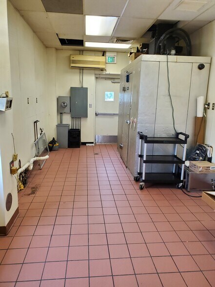 10011 W US Highway 30, Wanatah, IN à louer - Photo intérieure - Image 2 de 4