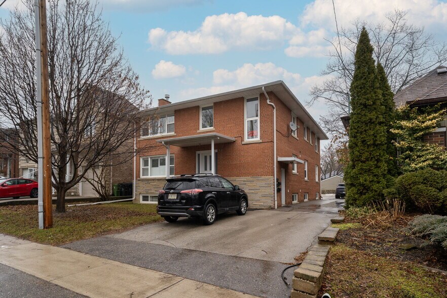 55 Thirty Eighth St, Toronto, ON à vendre - Photo du bâtiment - Image 2 de 7