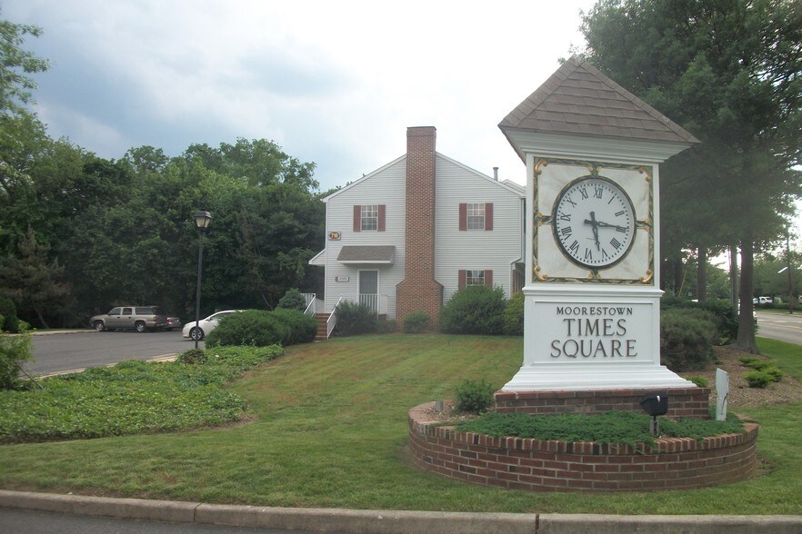 710 E Main St, Moorestown, NJ à louer - Photo du bâtiment - Image 2 de 18
