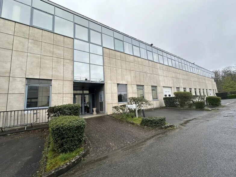 Flex dans Chilly-Mazarin à louer - Photo du bâtiment - Image 1 de 12