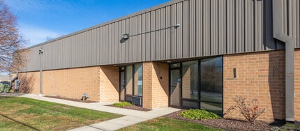 7111-7137 N Austin Ave, Niles, IL à louer Photo du bâtiment- Image 1 de 2