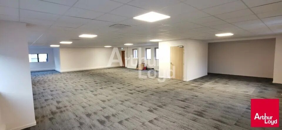 Office in Rennes for lease - Interior Photo - Image 2 of 3