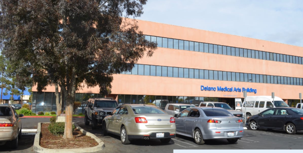 1205 Garces Hwy, Delano, CA à vendre Photo du bâtiment- Image 1 de 5