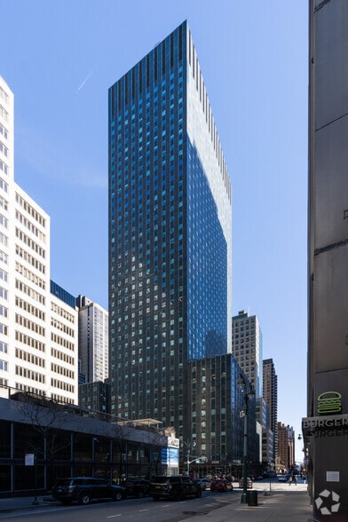 633 Third Ave, New York, NY for sale - Building Photo - Image 3 of 22