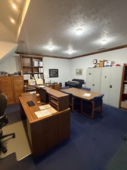 70 E Main St, Greenwood, IN for lease - Interior Photo - Image 2 of 15