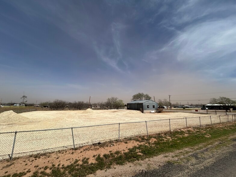 717 Concho St, Colorado City, TX for lease - Building Photo - Image 2 of 8