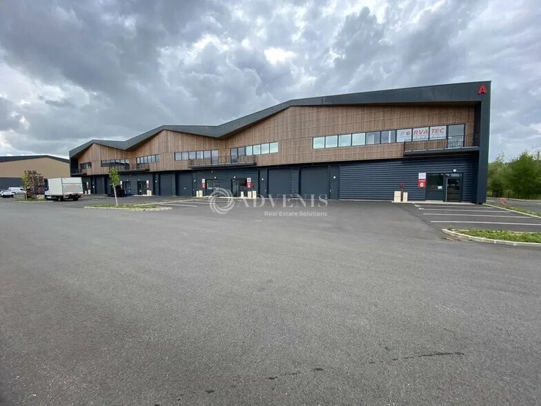 Flex in Moissy-Cramayel for sale - Building Photo - Image 1 of 6