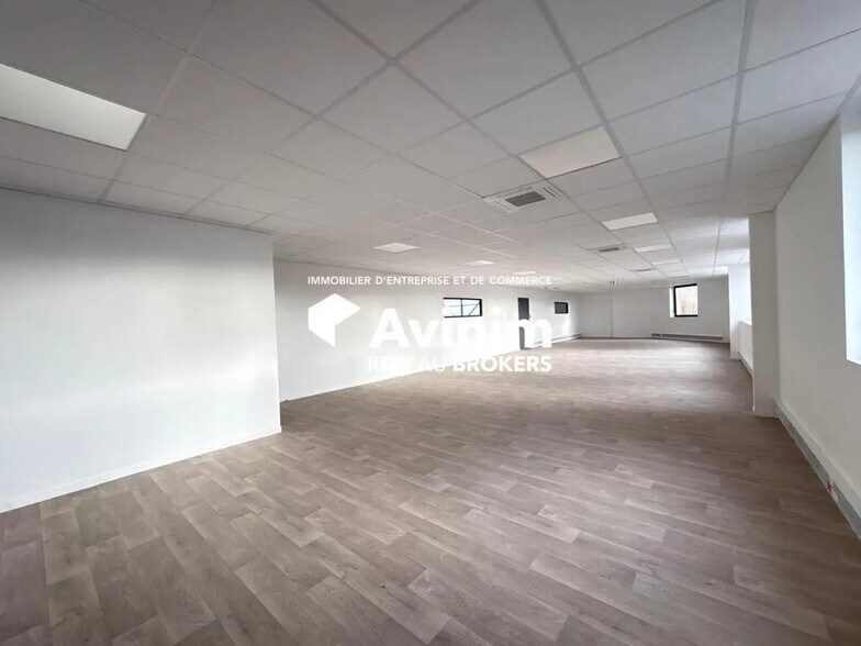 Industrial in Torcy for lease - Interior Photo - Image 3 of 4