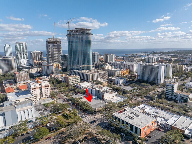 554 1st Ave N, Saint Petersburg, FL à louer - Photo du bâtiment - Image 3 de 8