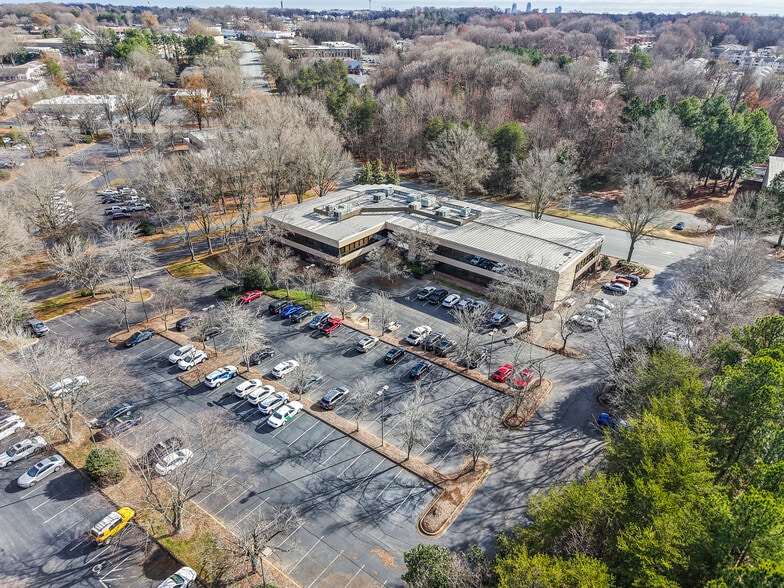 7990 North Point Blvd, Winston-Salem, NC for lease - Building Photo - Image 1 of 4