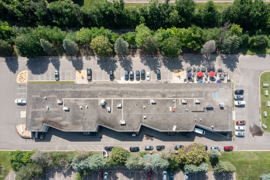 12901-12955 N 16th Ave, Plymouth, MN à louer - Photo du bâtiment - Image 2 de 15