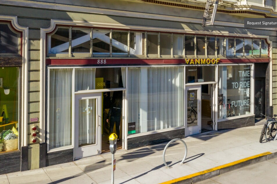 886 Valencia St, San Francisco, CA à louer Photo du bâtiment- Image 1 de 3