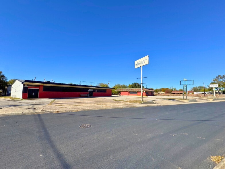 2415 Jamar Blvd, San Antonio, TX for sale - Primary Photo - Image 1 of 6