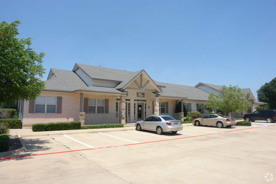 2613 Sagebrush Dr, Flower Mound, TX à louer - Photo du bâtiment - Image 3 de 6