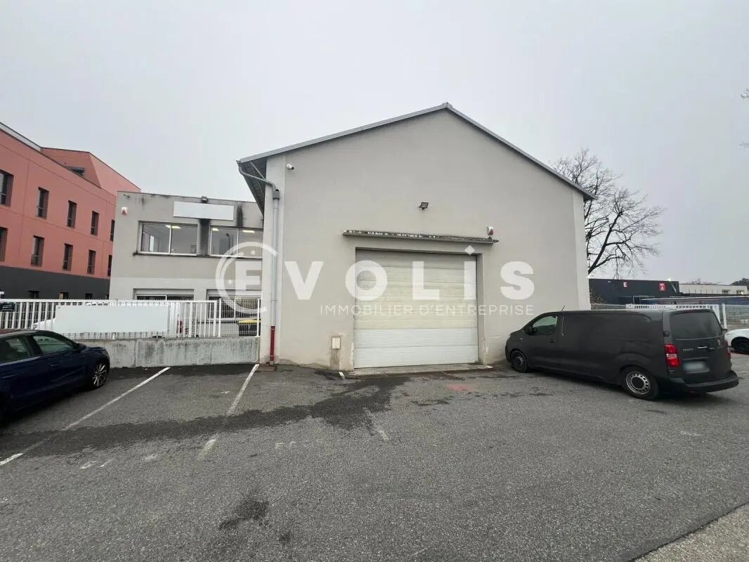 Flex in Chassieu for lease Building Photo- Image 1 of 9