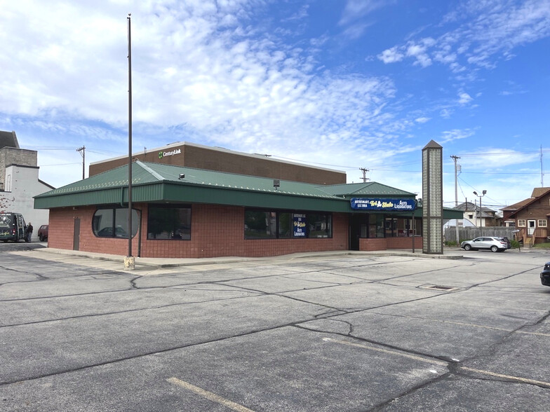 143 N Main St, Bellefontaine, OH for lease - Building Photo - Image 1 of 5