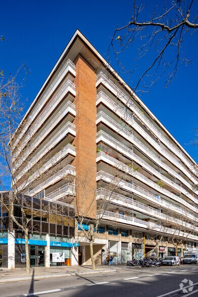 Avinguda de Josep Tarradellas, 91, Barcelone, Barcelona à louer - Photo du bâtiment - Image 2 de 3