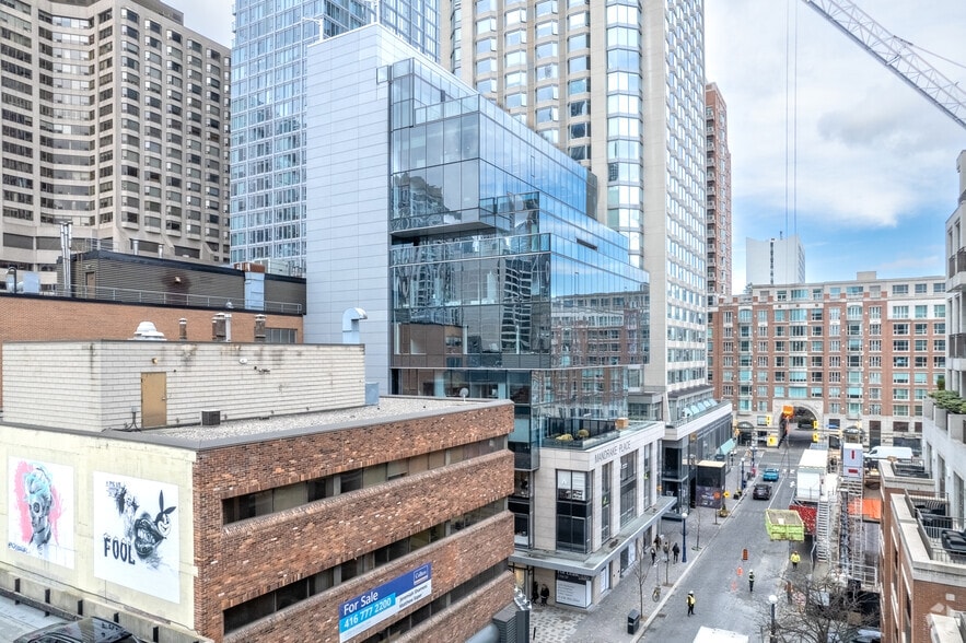 135 Yorkville Ave, Toronto, ON for lease - Building Photo - Image 2 of 4