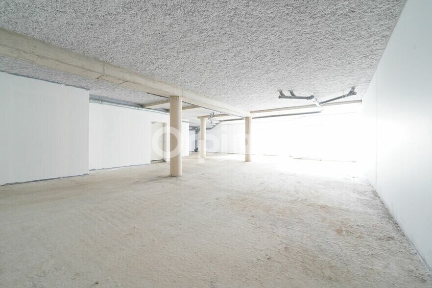 29 Rue Gantillon, Villefranche-sur-Saône for lease - Interior Photo - Image 1 of 11