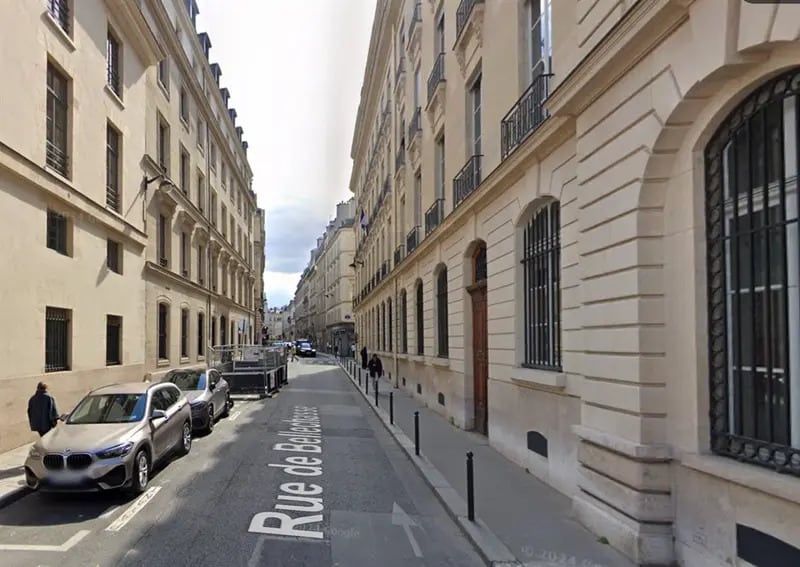 Retail in Paris for lease - Building Photo - Image 2 of 3