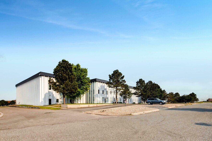 13760 E Arapahoe Rd, Englewood, CO à louer - Photo du bâtiment - Image 3 de 17