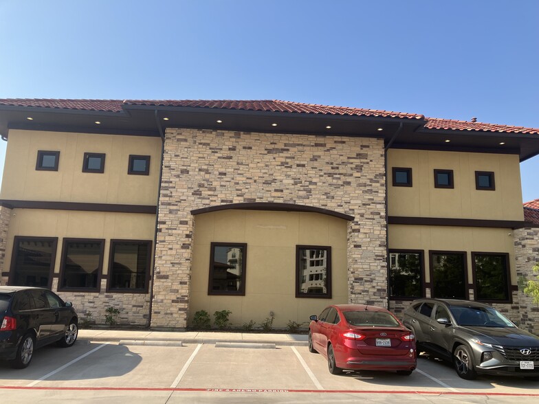 421 E Royal Ln, Irving, TX for lease - Building Photo - Image 3 of 12