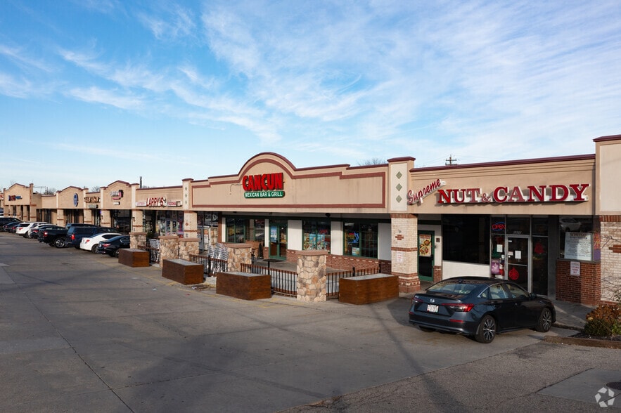 5800-5886 Cheviot Rd, Cincinnati, OH à louer - Photo du bâtiment - Image 2 de 5