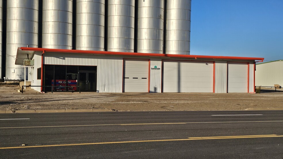 504 Avenue A, Farwell, TX for sale - Primary Photo - Image 1 of 1