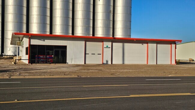 More details for 504 Avenue A, Farwell, TX - Retail for Sale