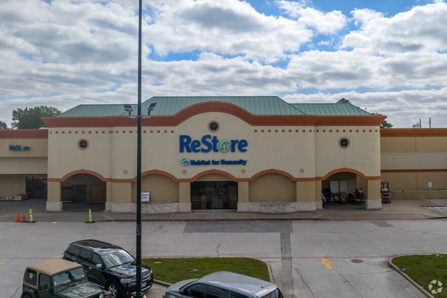 13300-13384 Jones, Houston, TX for lease - Building Photo - Image 2 of 4