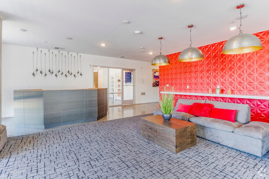 1201 E Apache Blvd, Tempe, AZ à louer - Photo intérieure - Image 3 de 23