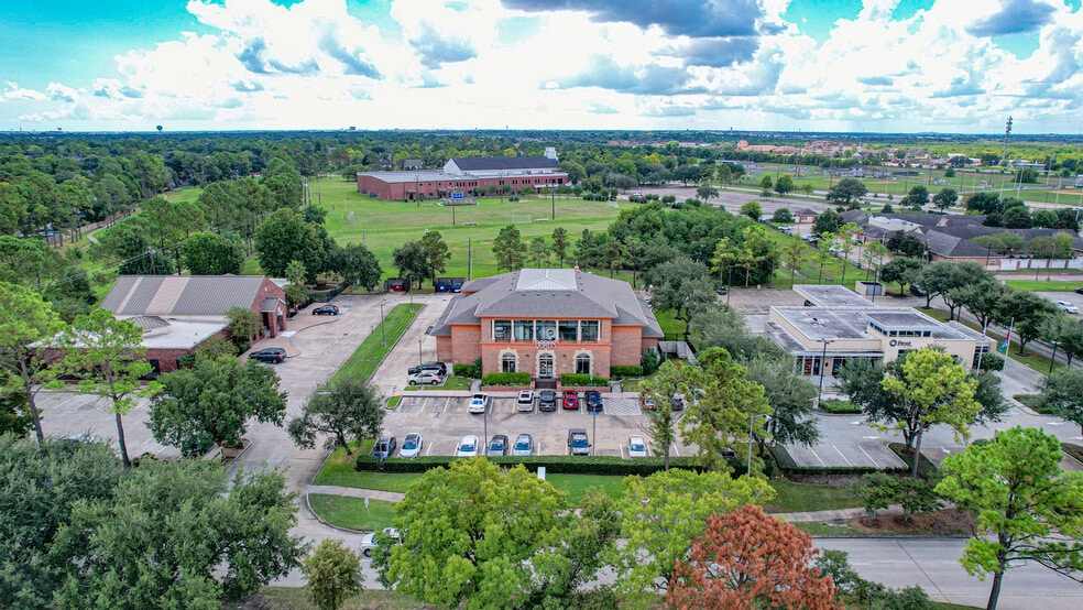 1240 Clear Lake City Blvd, Houston, TX for sale - Building Photo - Image 2 of 3