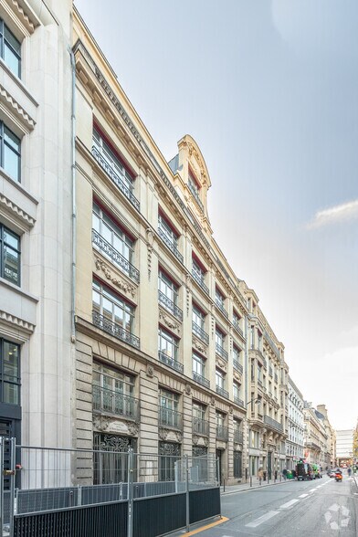 20-22 Rue Le Peletier, Paris à louer - Photo du bâtiment - Image 2 de 3