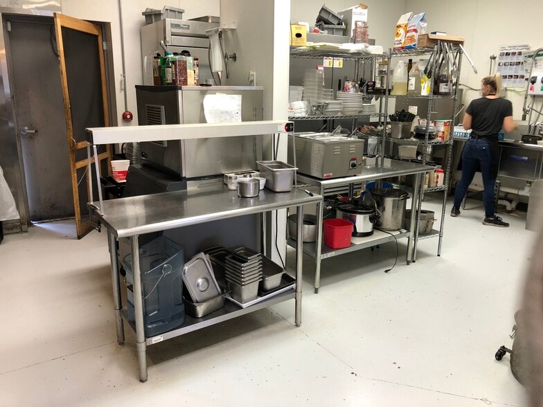 2726 11th St, Niles, MI for lease - Interior Photo - Image 2 of 11