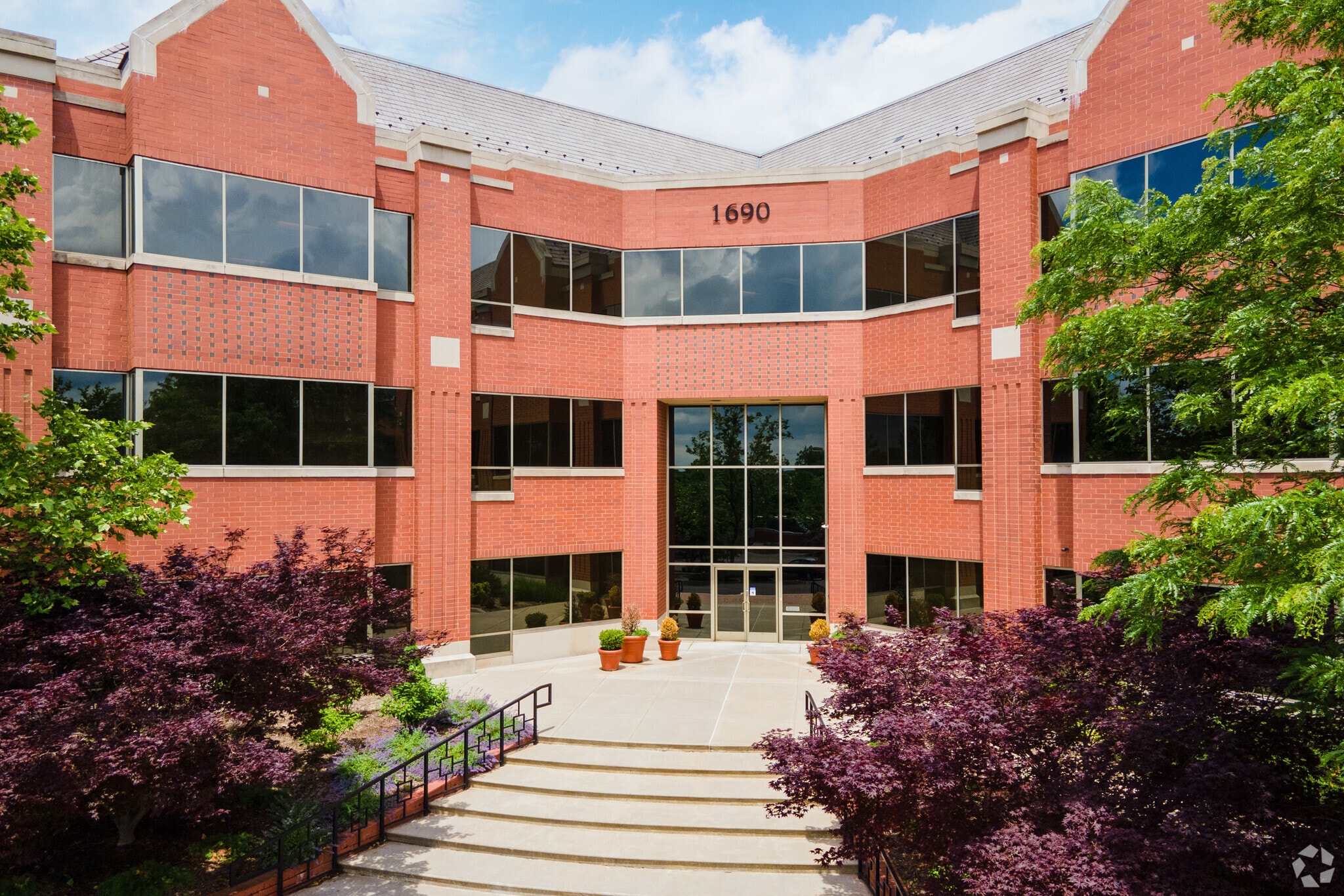 1690 Sumneytown Pike, Lansdale, PA for lease Primary Photo- Image 1 of 26