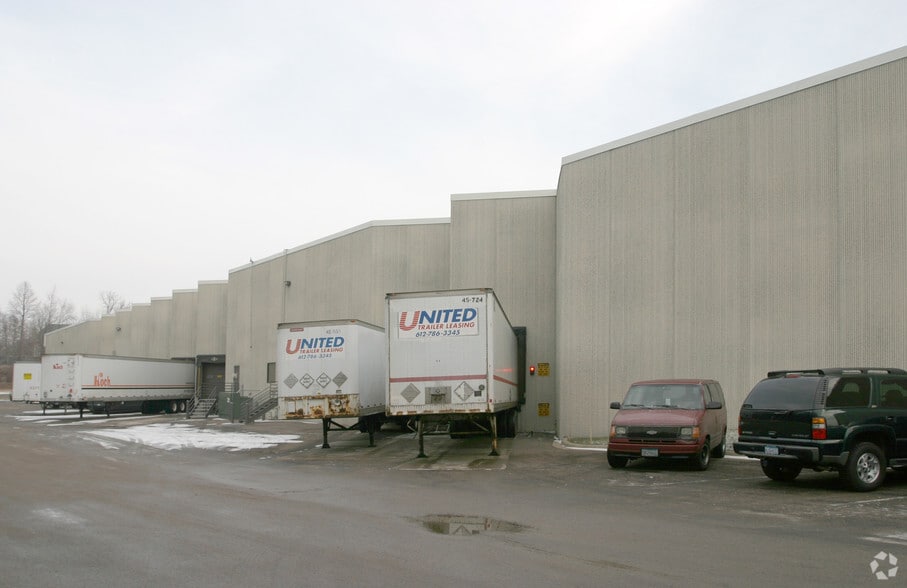 4155 N Berkshire Ln, Plymouth, MN for lease - Building Photo - Image 3 of 10
