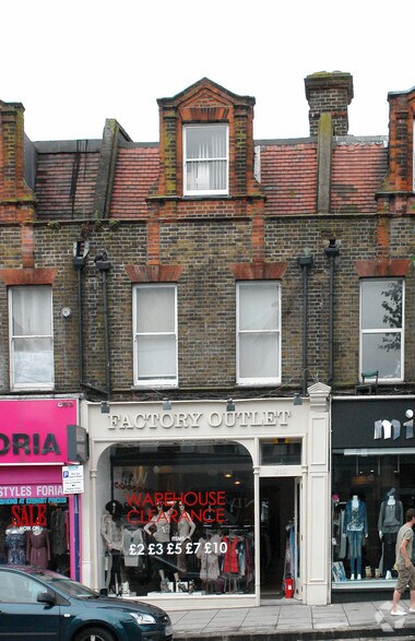 805 High Rd, Londres à louer - Photo du bâtiment - Image 2 de 2