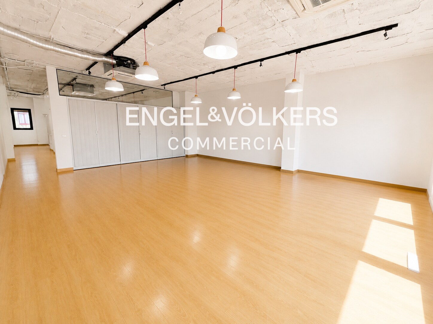 Office in Barcelona, Barcelona for lease Interior Photo- Image 1 of 2