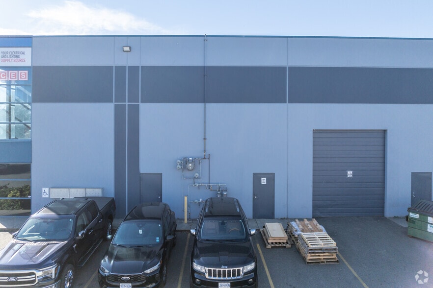 13015 84th Ave, Surrey, BC for lease - Building Photo - Image 2 of 3